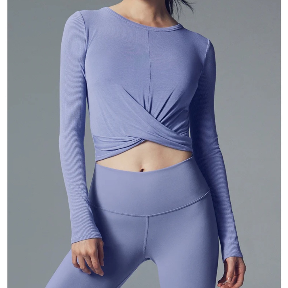 Alo Yoga Over Long Sleeve / Lilac Blue / Size Small